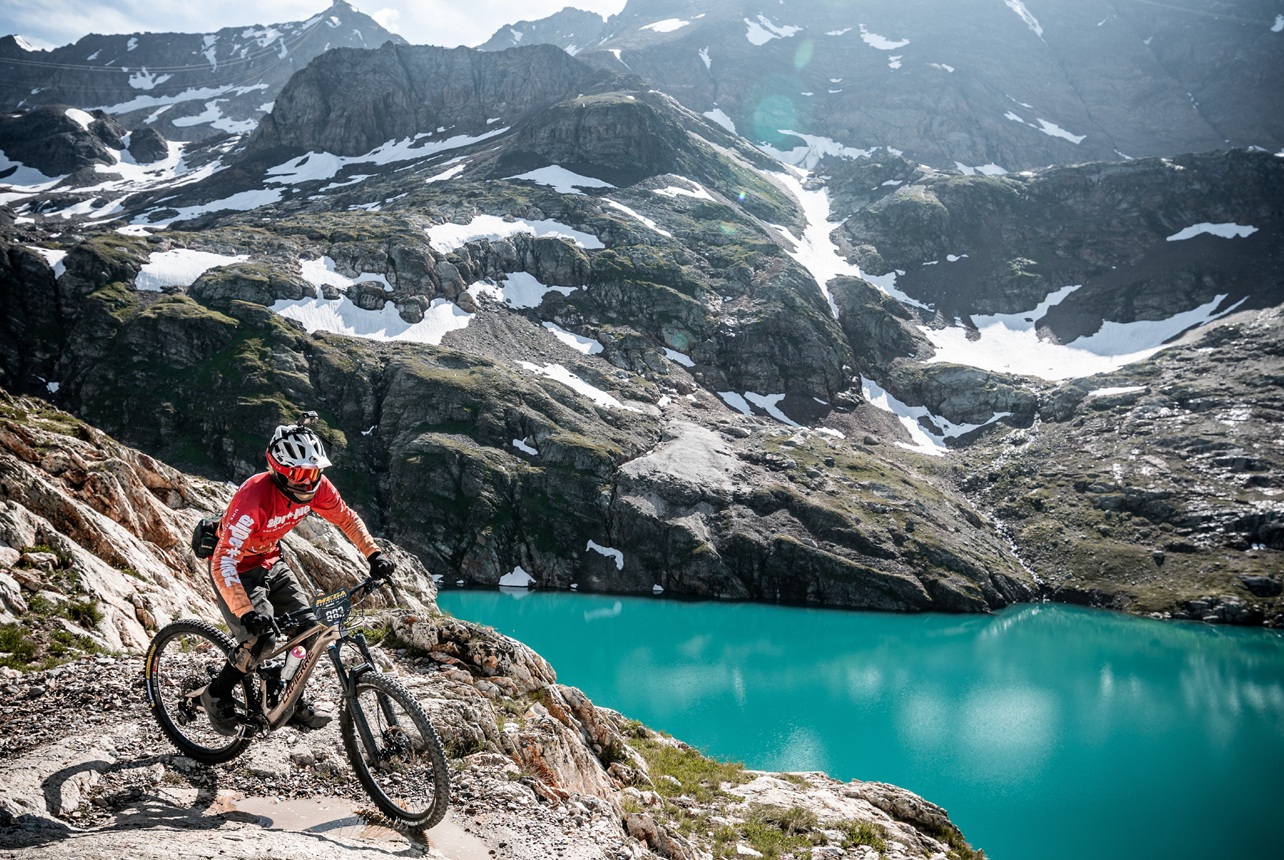 Enduro mountain bike hire in Alpe d&rsquo;Huez for Bike Park and mountain trails
